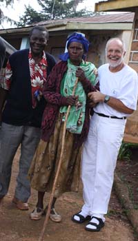 Dentists for Africa. Dr. Dierck und Patienten